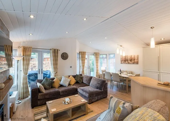 Broad Larch * Bowness-on-Windermere