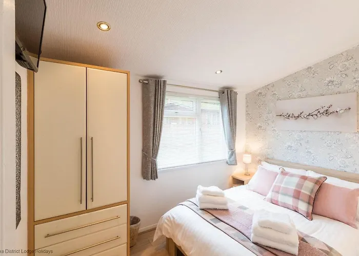 Broad Larch Bowness-on-Windermere