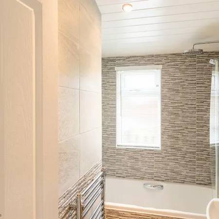 Broad Larch Bowness-on-Windermere